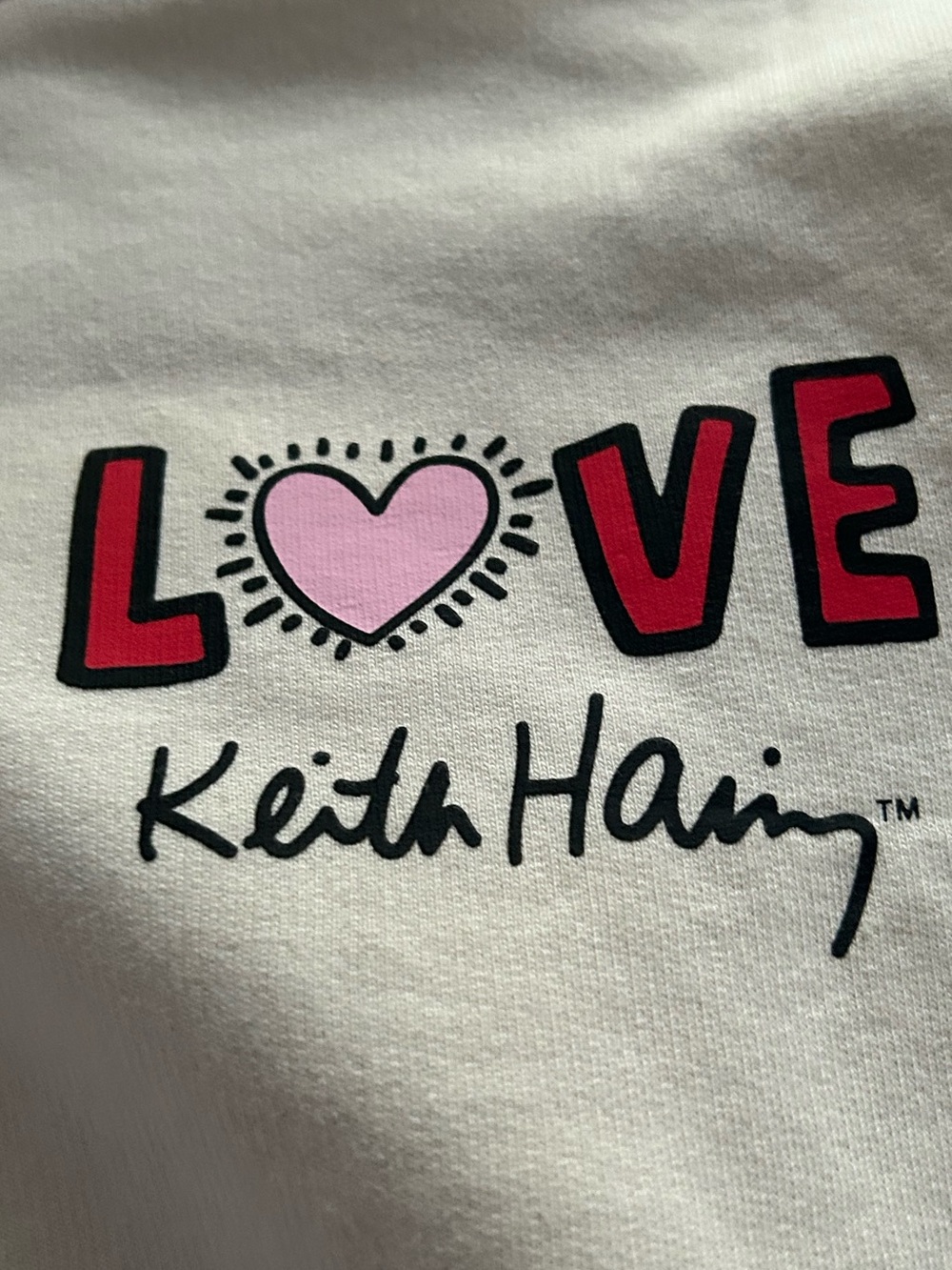 NWT KEITH HARING Plush Cream Graphic Heart Crewneck Sweatshirt Size Medium